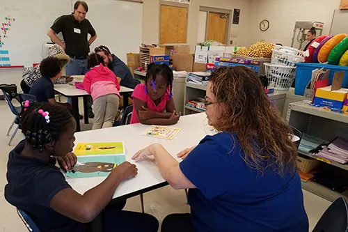 https://www.tampaymca.org/wp-content/uploads/2019/04/Grow-Volunteers.jpg